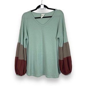 BiBi Shirt Boho Balloon Sleeve Colorblocked Thermal Knit V-Neck